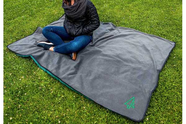 cushioned picnic blanket