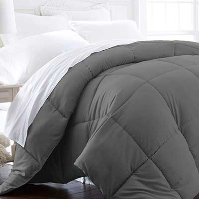 Beckham Hotel Collection 1600 Series Comforter